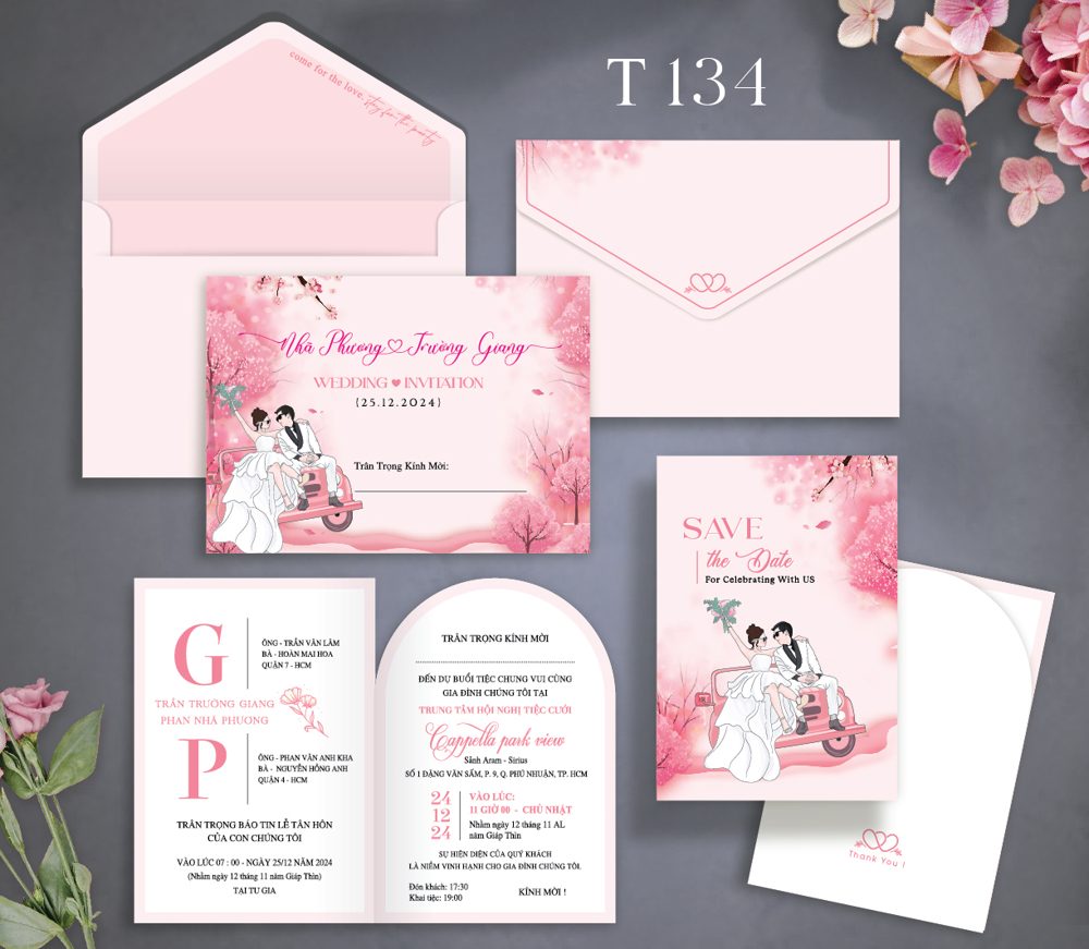 Thiệp chibi dâu rễ xe máy tone hồng (T134)